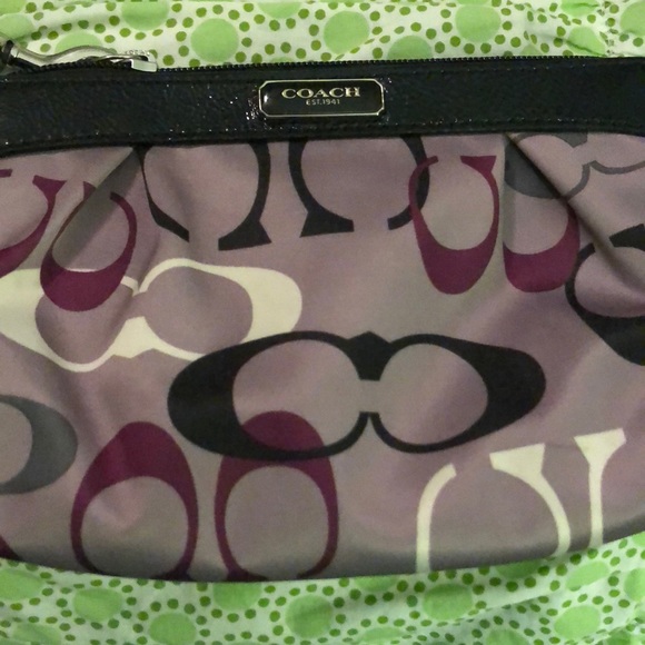 Super cute coach wristlet - Picture 2 of 3